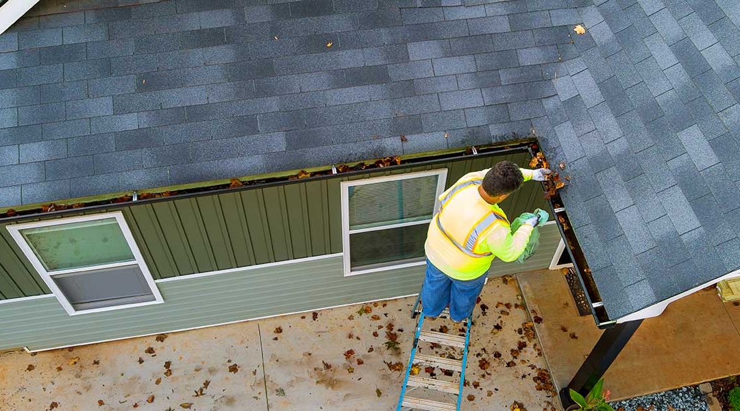 Fall Gutter Cleaning in Sioux City, IA: Get Your Home Ready Before the Snow Falls